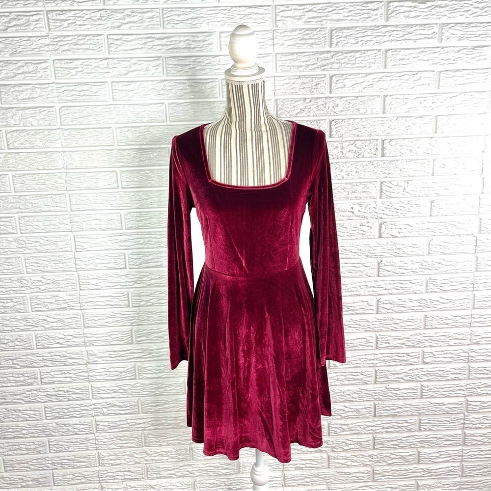 Shein Burgundy Velvet Fit and Flare Dress Size Extra Large